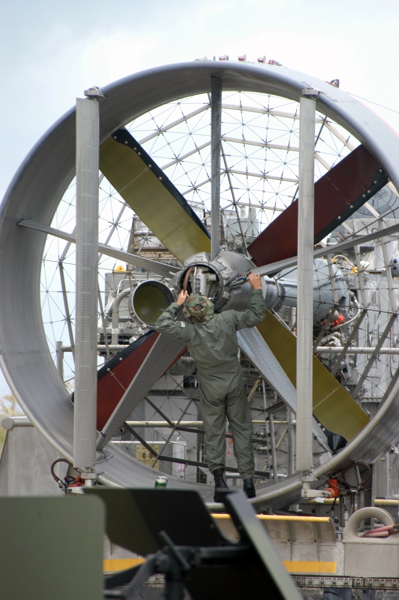 fig8 3 hovercraft fan